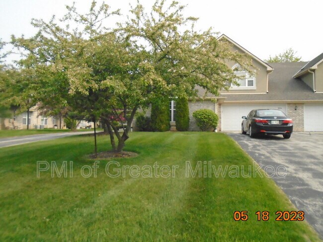 Primary Photo - 9032 W Elm Ct