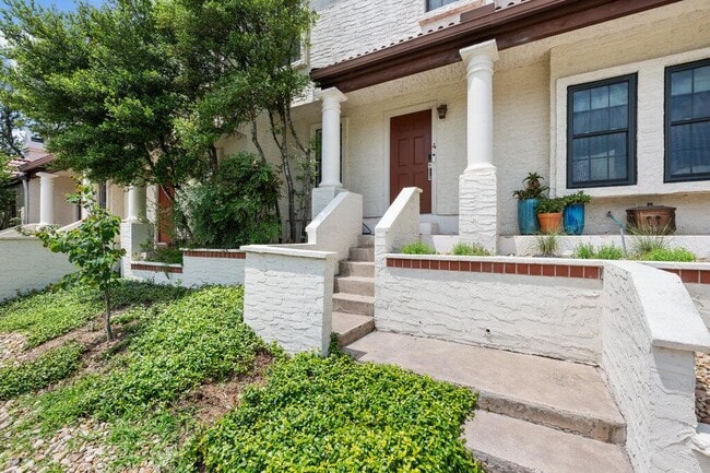 Building Photo - 4306 Bonnell Vista Cove