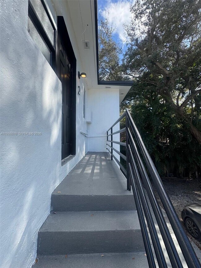 Building Photo - 530 NE 71st St