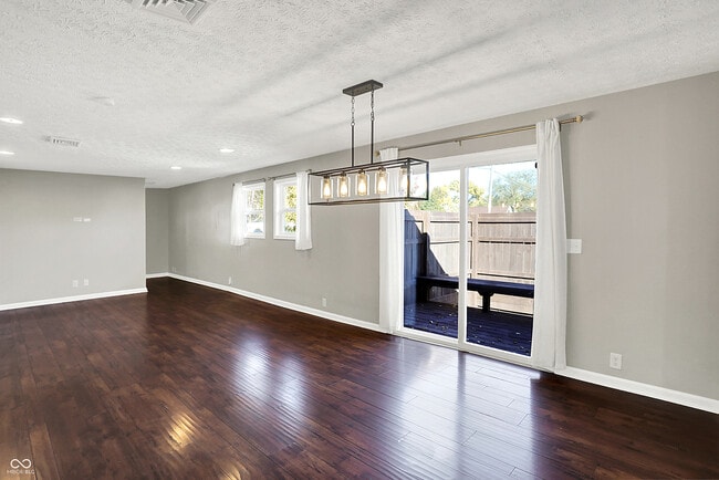 Building Photo - 301 W Pierce St