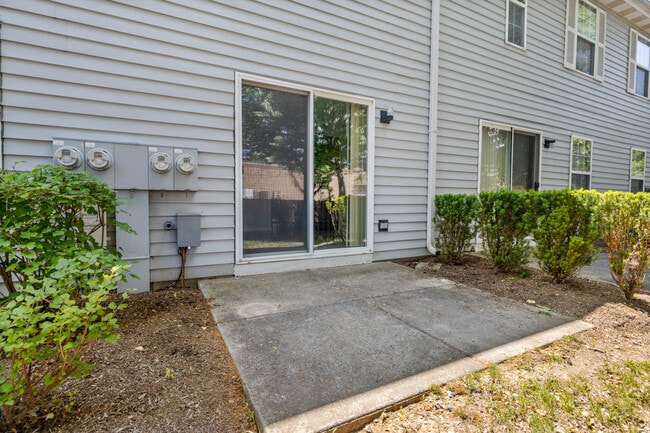 Building Photo - 1127 Orleans Dr