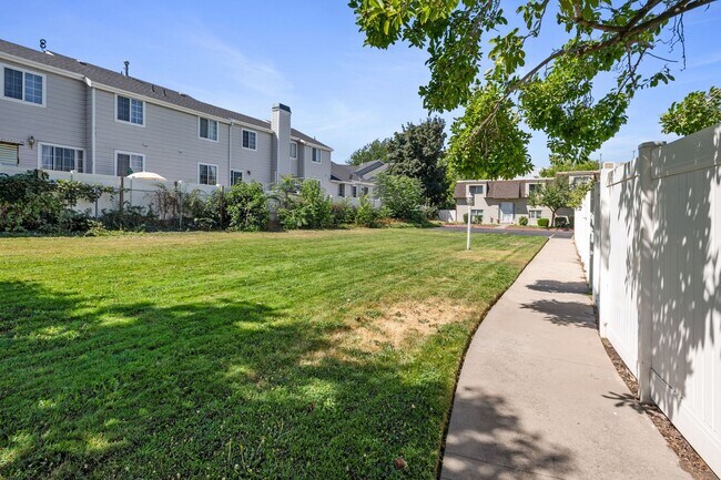 Building Photo - 553 N 200 W
