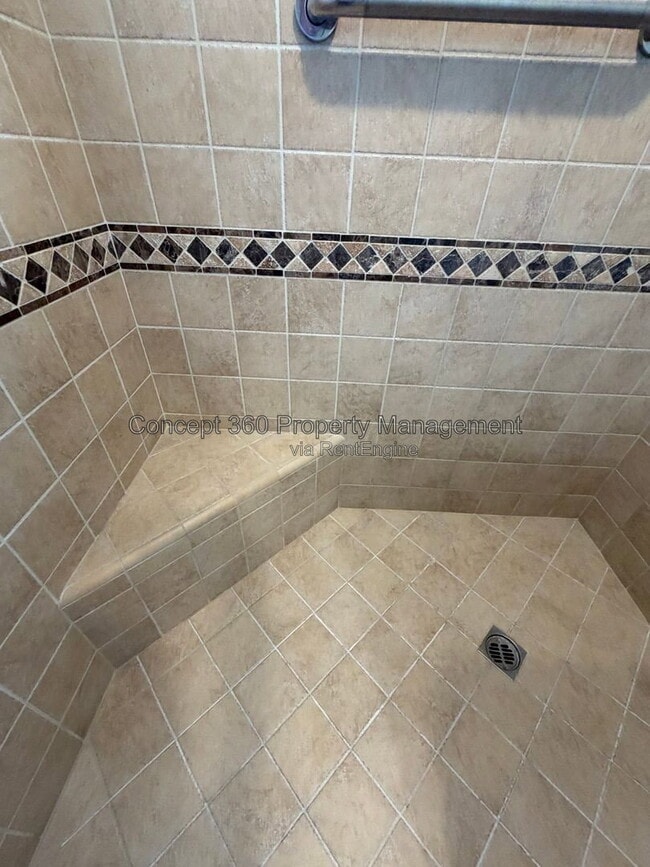 Building Photo - 237 Novara Dr
