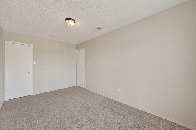 Building Photo - 3479 Rockrill Dr