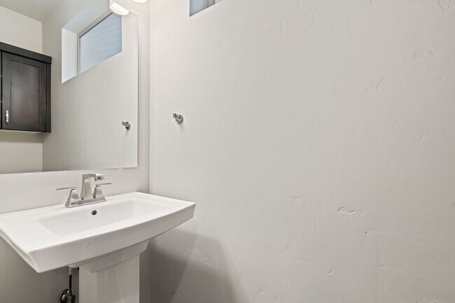 Building Photo - LOCATION!! Pristine Newer 4BR/2.5BA Home in Meridian’s Verado Subdivision