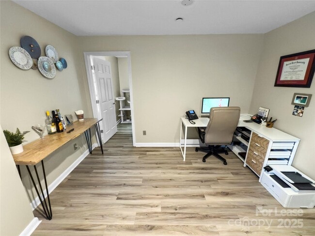 Building Photo - 9808 Emerald Point Dr