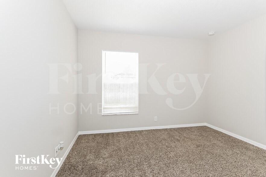 Building Photo - 3526 SW Rosardo St