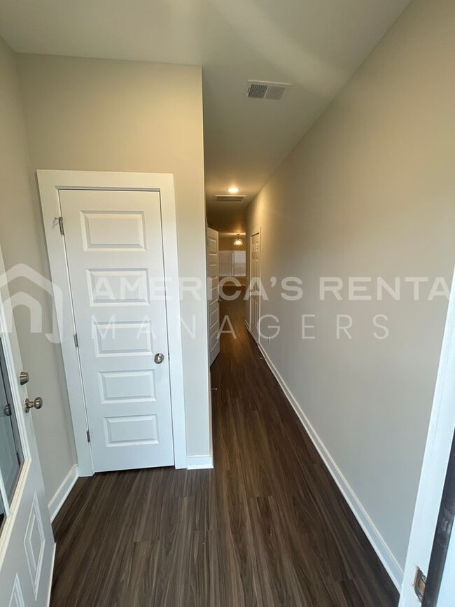 Building Photo - Home for Rent in Oak Grove, AL!!! Available to View with 48 Hour Notice!!!