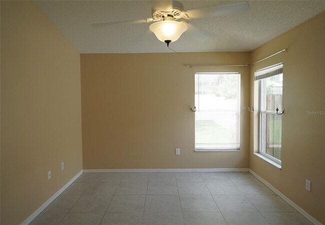 Building Photo - 406 Sonoma Dr