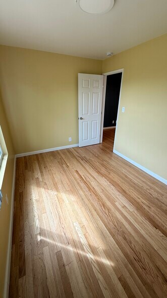 Building Photo - 659 W Riggin St