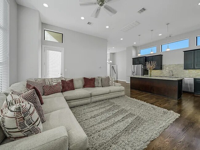 Building Photo - 1814 Thompson St