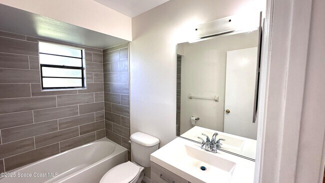 Building Photo - 3807 Jupiter Blvd SE