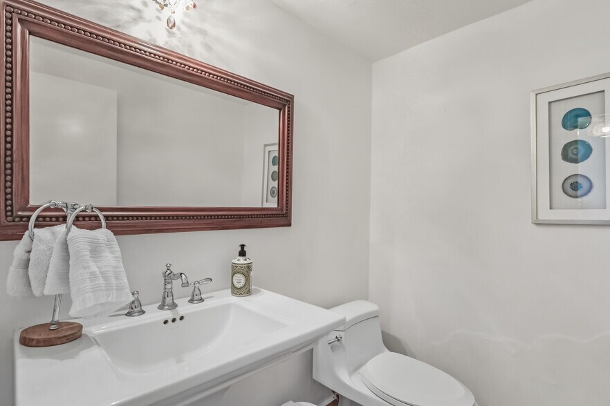 GUEST BATHROOM - 5001 Collins Ave