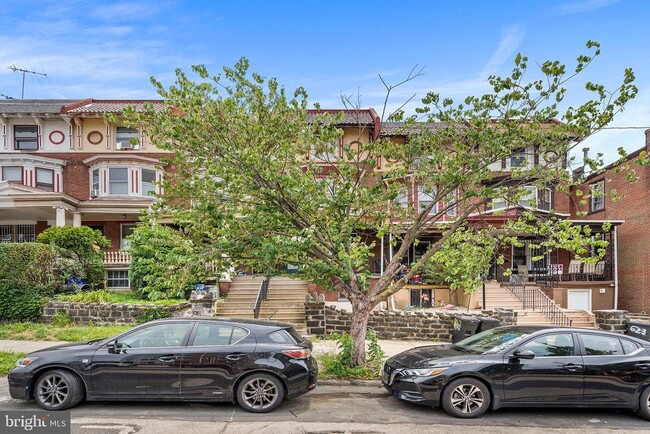Building Photo - 619 S 42nd St