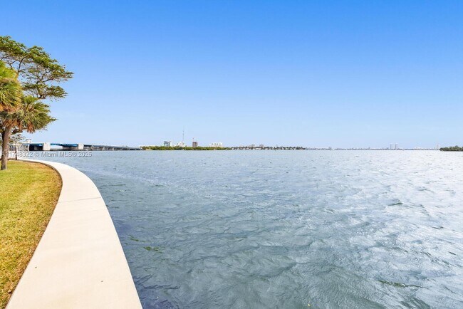 Building Photo - 7751 NE Bayshore Ct
