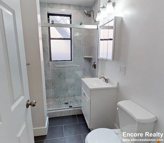 Building Photo - 11 Queensberry St