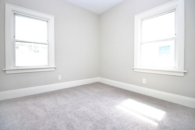 Building Photo - Single Family Home 2 beds 1 bath FOR RENT