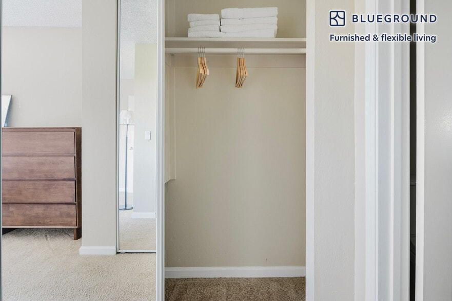 Building Photo - 600 Edgewater Blvd