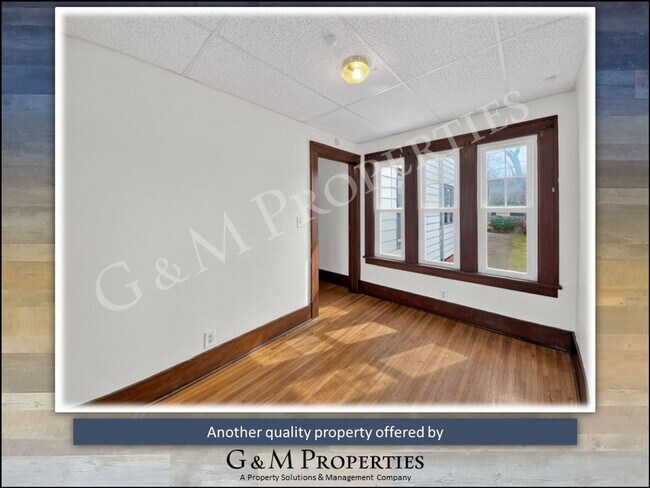 Building Photo - 1570 Mt Hope Ave