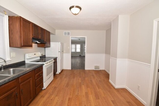 Building Photo - River Park Charming 3 bedroom Single Family Home