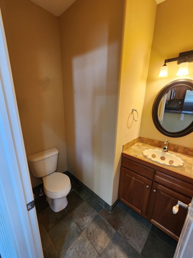 Building Photo - Exquisite Paired Home in Coal Creek Village