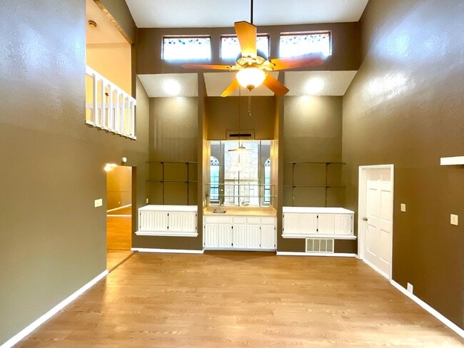 Building Photo - 7326 Putter Ln