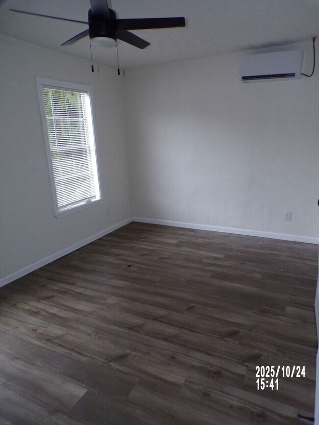 Building Photo - Fantastic redo