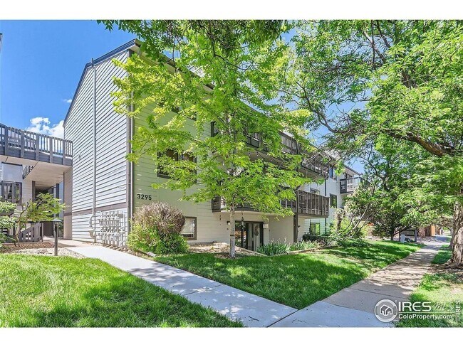 Building Photo - Northgate Condo
