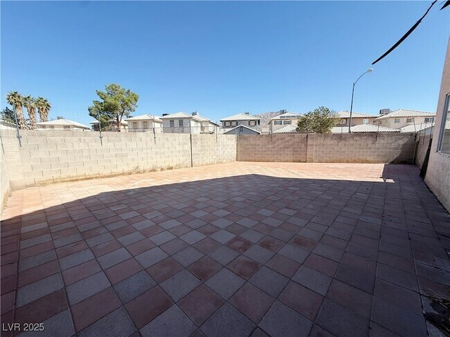 Building Photo - 5968 Hickory Nut Ave