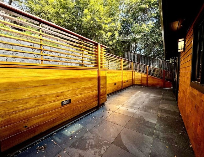 Building Photo - Private. Polished. Perfectly Larkspur.