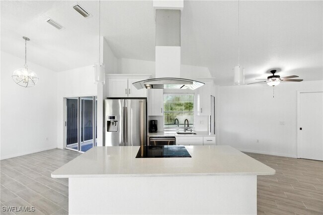 Building Photo - 830 Columbia St