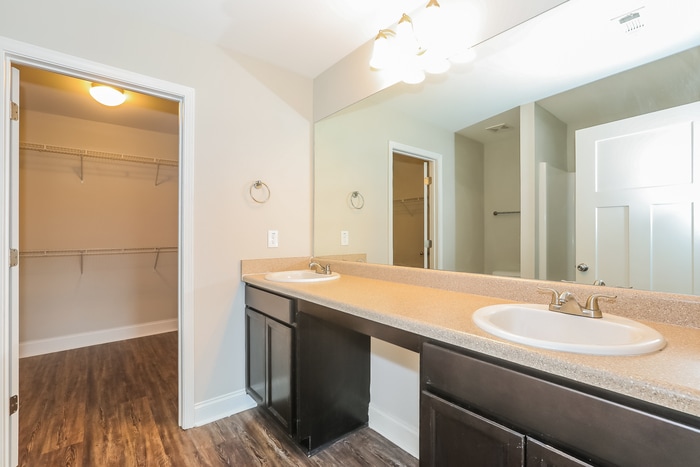 Building Photo - 161 Colony Park Ln