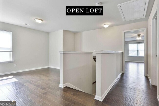 Building Photo - 240 Stillwood Dr