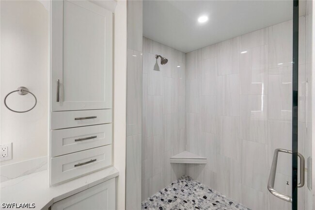 Building Photo - 400 L'Ambiance Cir