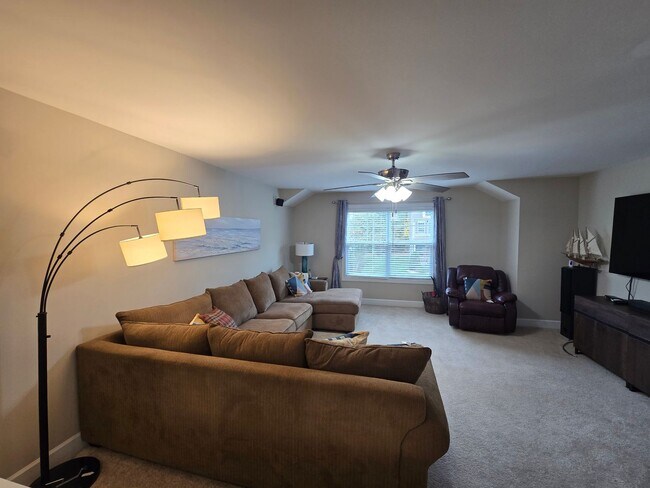 Building Photo - Spacious 4BR + Bonus, 4.5BA Home with 3-Car Garage in Brightleaf at the Park