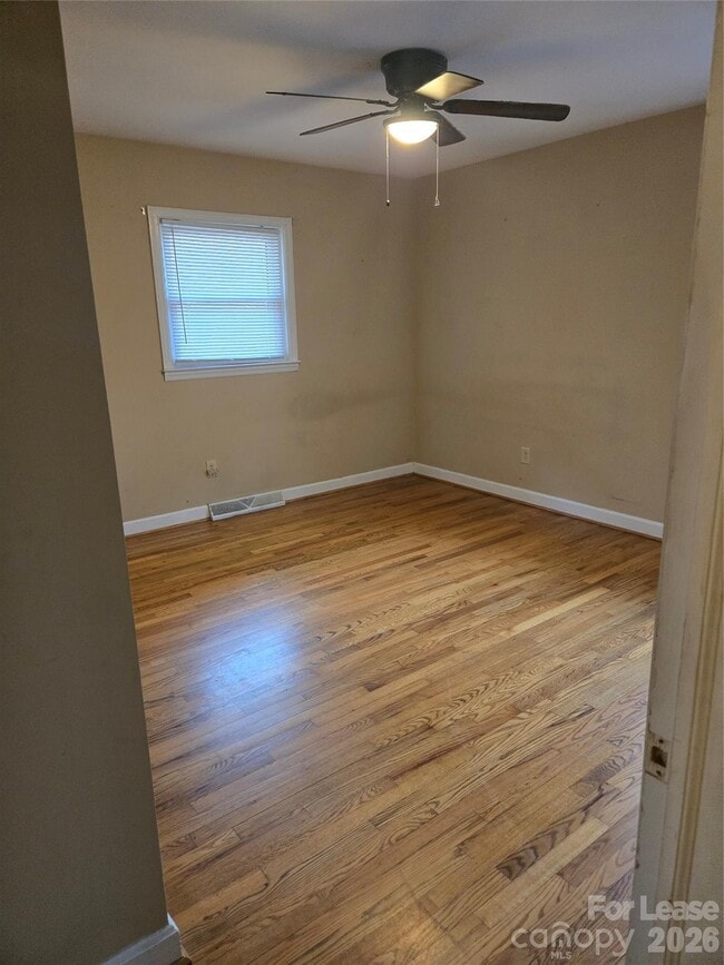 Building Photo - 158 Crestview St