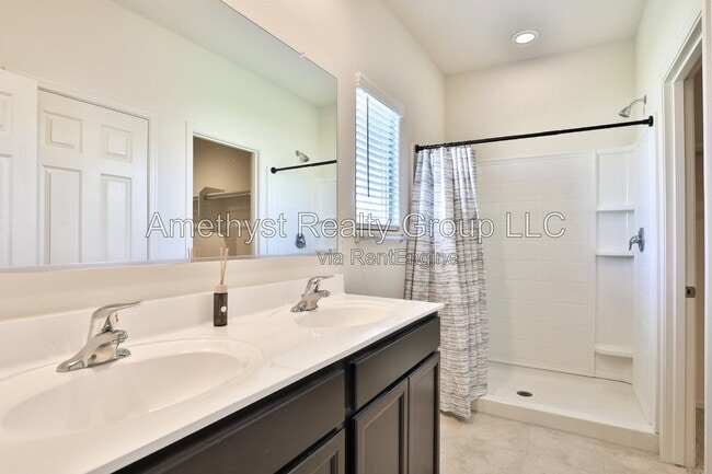 Building Photo - 24642 W Flores Dr