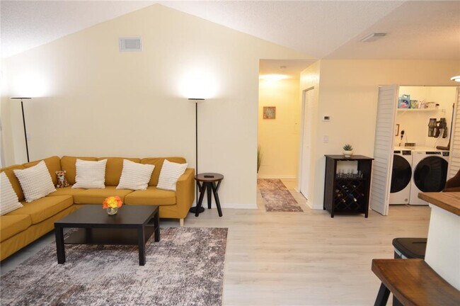 Building Photo - 10263 Gandy Blvd N