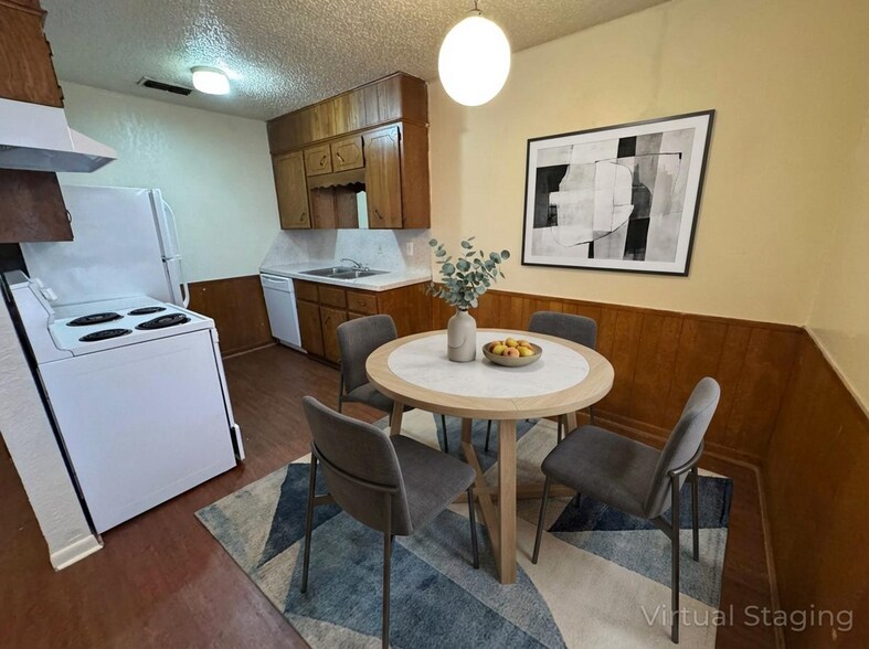 Building Photo - 1700 Kirk Ave