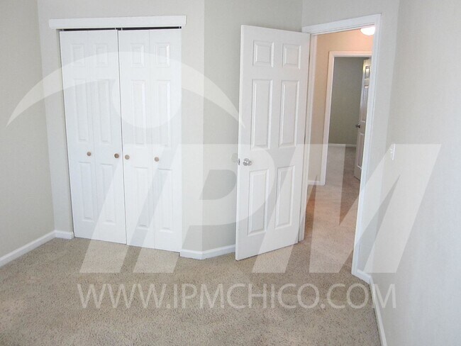 Building Photo - 32 Baltar Loop