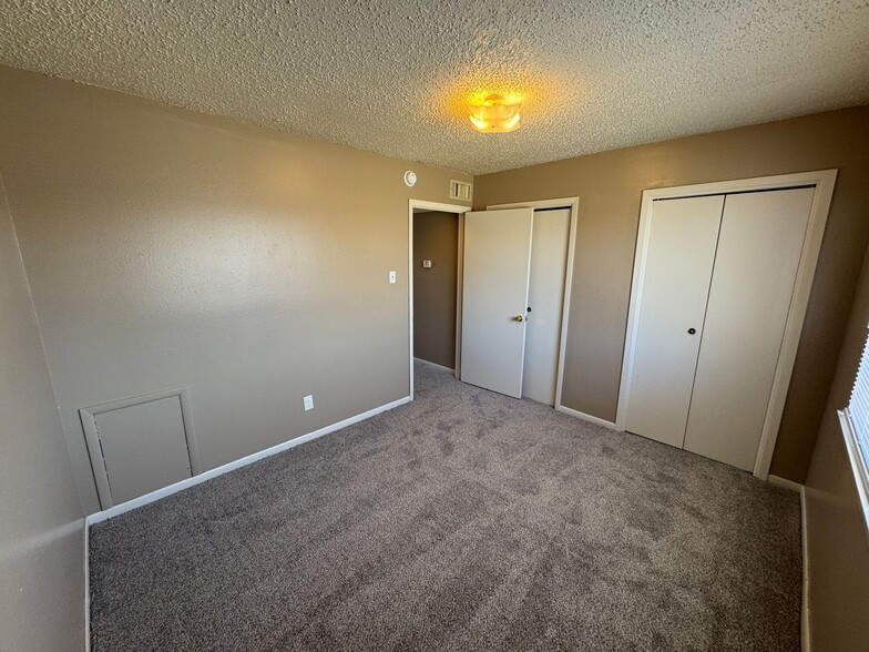 Building Photo - 2202 Hunt Dr