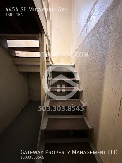 Building Photo - 4454 SE Milwaukie Ave