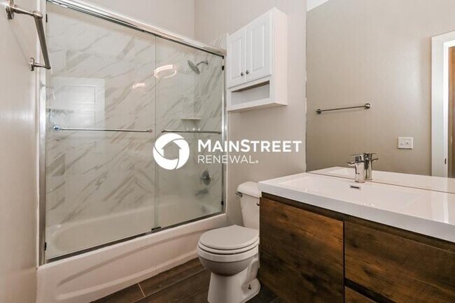Building Photo - 4 Bedroom Pet-Friendly Home in Oklahoma City, OK with Main Street Renewal