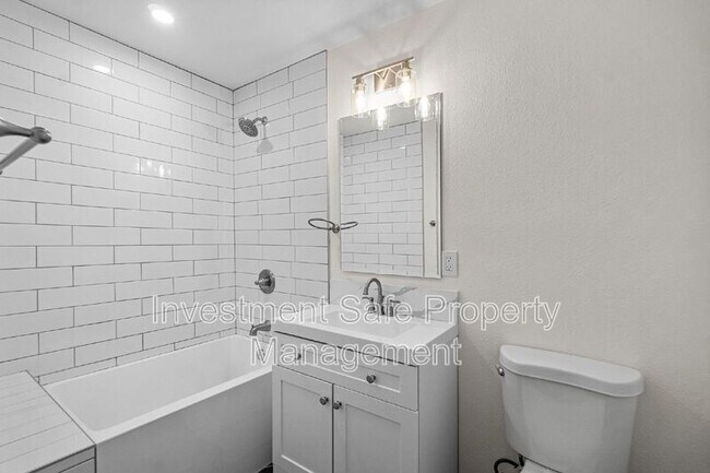 Building Photo - 1809 Devon Pl