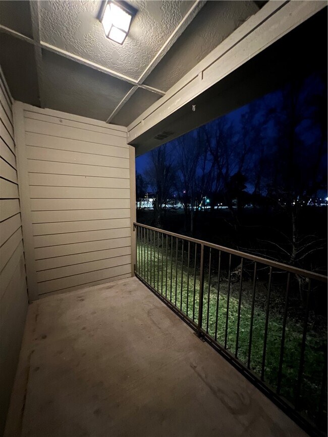 Building Photo - 3014 SE J St