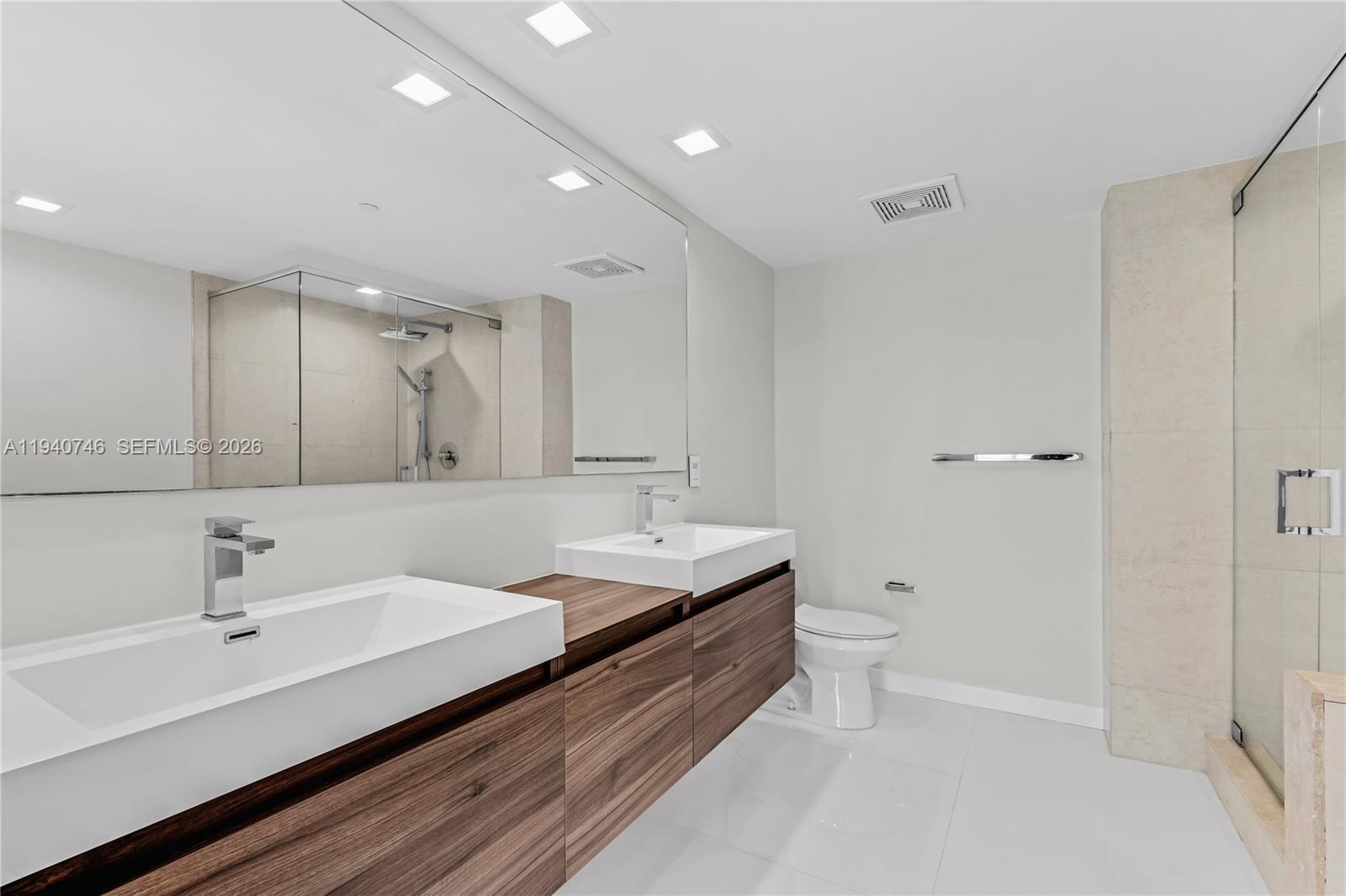 Building Photo - 50 Biscayne Blvd