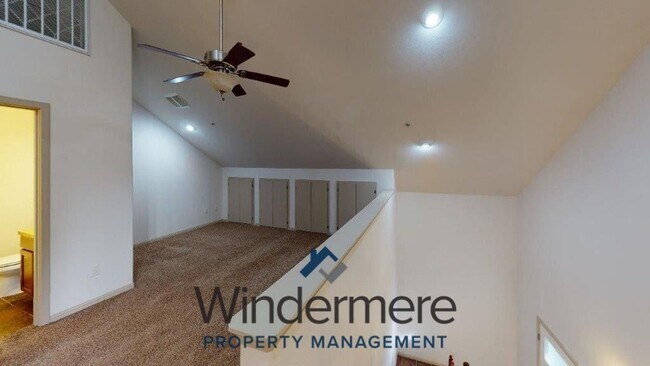 Building Photo - coll1100