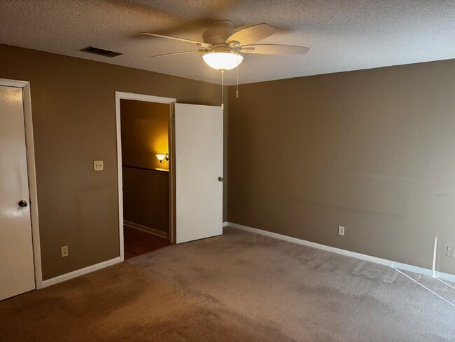 Building Photo - $200.00 Off First Months Rent!