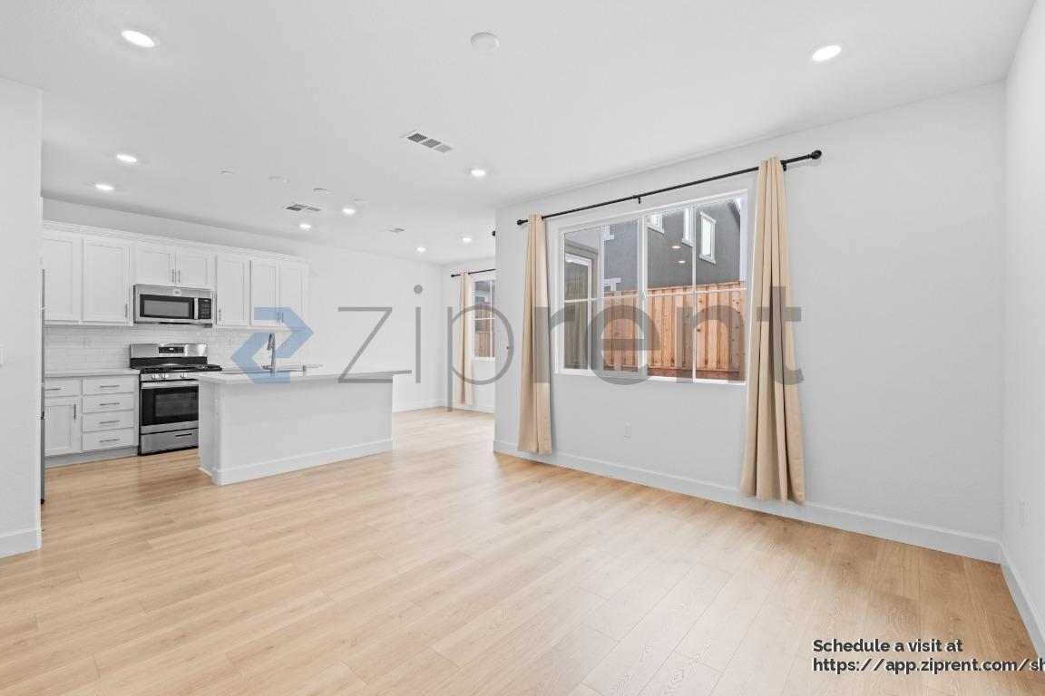 Building Photo - 208 Wellspring Ln