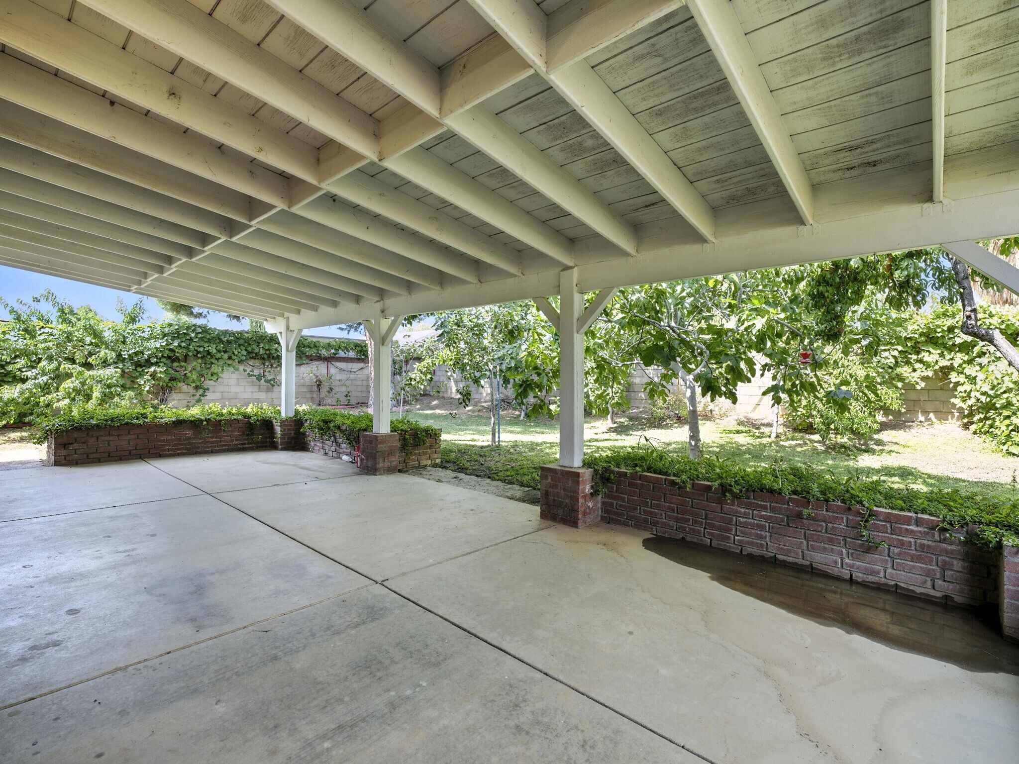 Building Photo - 44131 Sunmist Ct